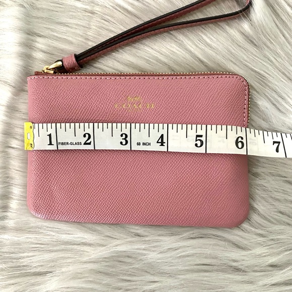 NWT COACH DUSTY MAUVE CROSSGRAIN CORNER ZIP LEATHER WRISTLET - Picture 6 of 6